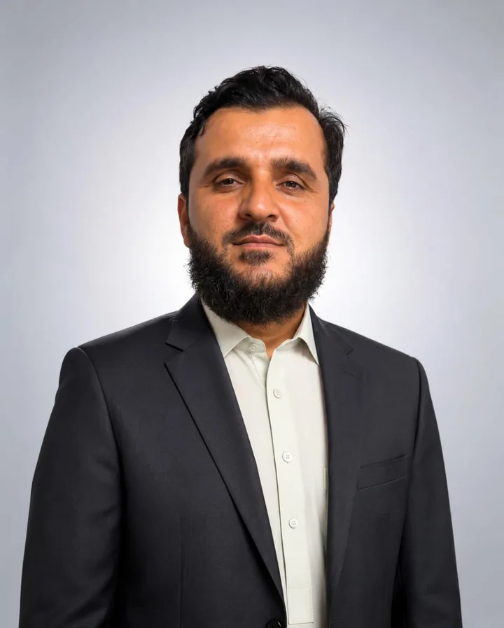 سنگر رحیمی، تصویر رسمی منتشرشده توسط لمن.
